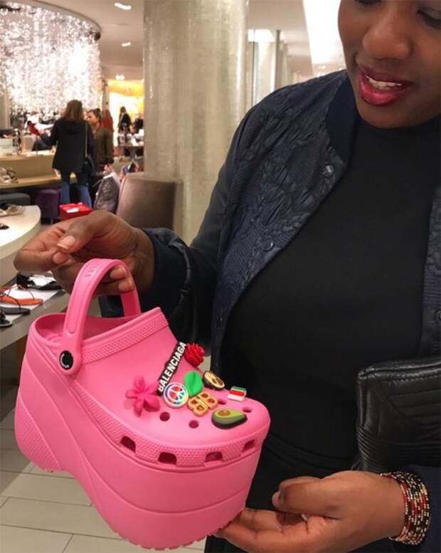 Balenciaga создала кроксы на платформе за 850 долларов
