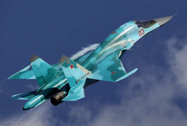 Российские боевые самолёты снова краснозвёздные: Европа недоумевает