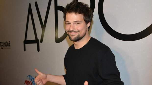 Данила Козловский впервые за долгое время вышел в свет и провёл необычное мероприятие: фото