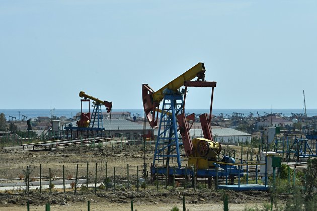 Нефть продолжает компенсировать потери после обвала