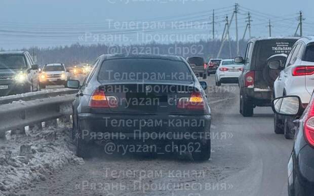 В Рязани водитель BMW влетел в бордюр на Солотчинском шоссе