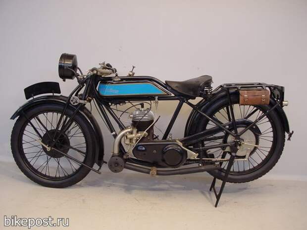 Старинный мотоцикл Monet Goyon RC4 1927