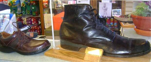 Robert-Wadlow-shoes