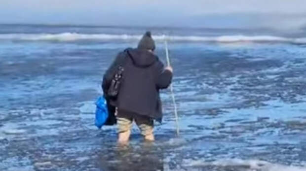 Жители Камня-на-Оби продолжают рисковать жизнью и ходить по реке