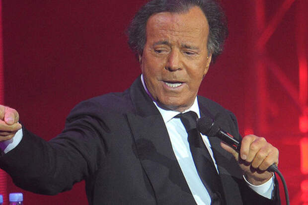 Певцу Хулио Иглесиасу предъявлены обвинения в сексуальном насилии