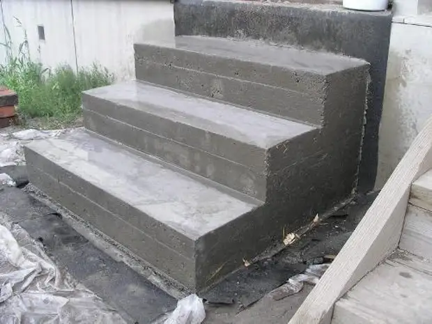 Облицовка бетонной лестницы в общеобразовательной школе №956