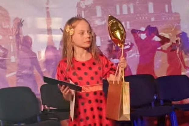 Младшая сестра Алисы Тепляковой получила рабочую профессию: девочке девять лет