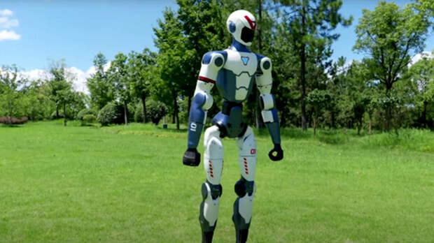 Пошел вразнос: гуманоидный робот дал пощечину ребенку и напугал пенсионерку