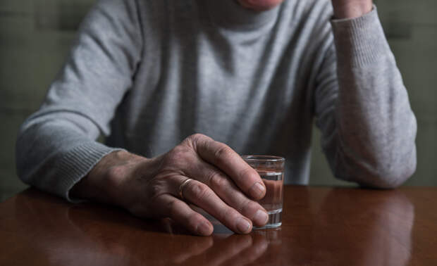 Раскрыты возникающие до проблем со здоровьем признаки алкоголизма