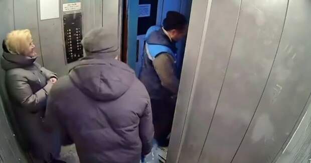 Лифт едва не придавил жителя Уфы