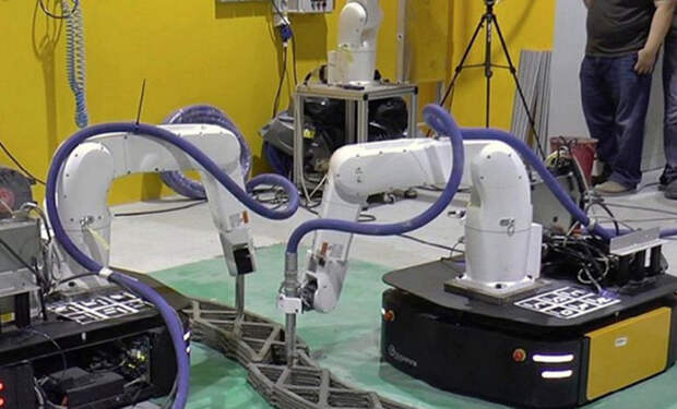 4 роботы-мотажники