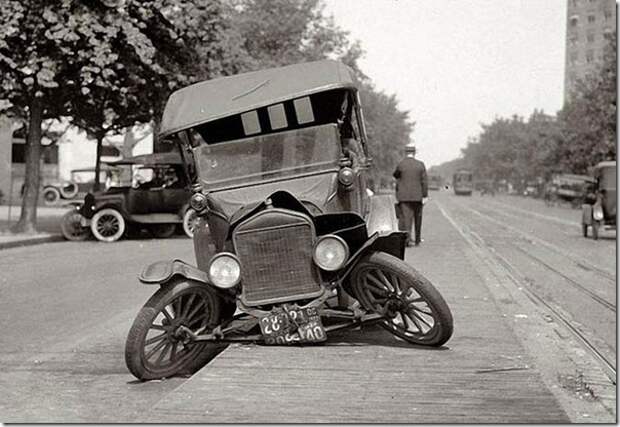 accident-from-the-past_3_(www.funnypagenet.com)