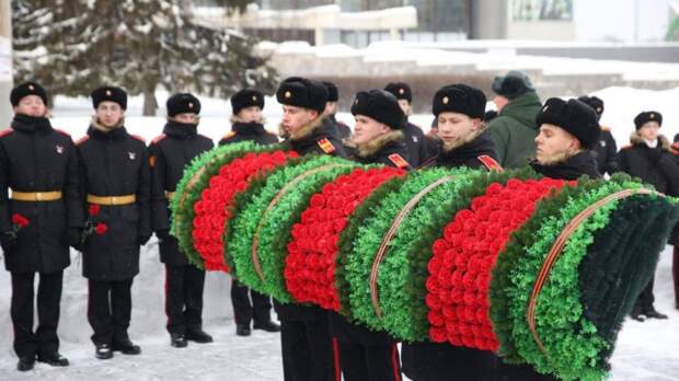 Суворовцы почтили память великого разведчика Николая Кузнецова