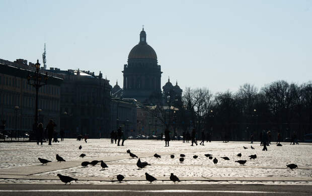 Опустевшие улицы: Как выглядит Петербург в первый день карантина