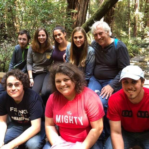 57-летний разведенный мужчина узнал, что у него 25 детей - и решил встретиться со всеми