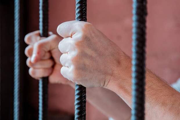Полгода под арестом проведет обвиняемый в похищении человека в Уссурийске