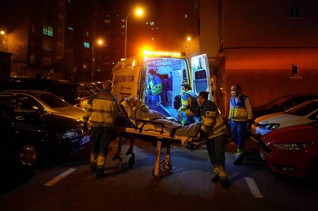 Под постояльцами отеля в Европе обрушился пол во время обеда