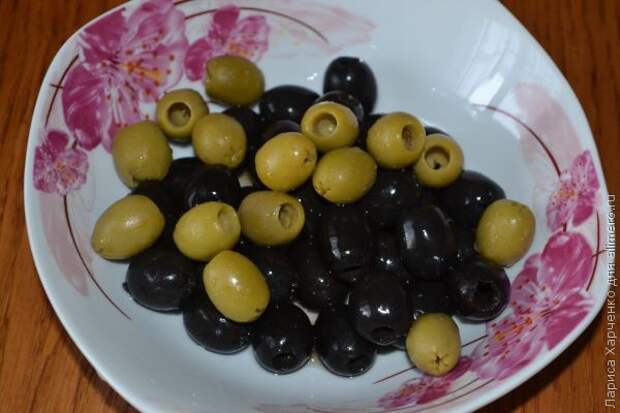 Оливки и маслины в тесте