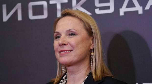 Дина Корзун рассказала о встрече с Томом Харди на съемках "Острых козырьков"