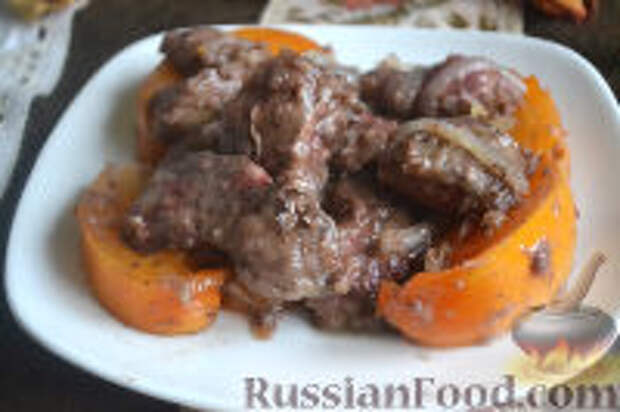 Фото к рецепту: Куриная печень с хурмой