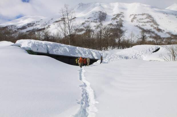 На Камчатке под весом снега обрушился мост