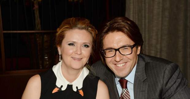 «Не все любят жить в тесноте»: как 14 лет Андрей Малахов и Наталья Шкулёва ломают стереотипы о семейной жизни?