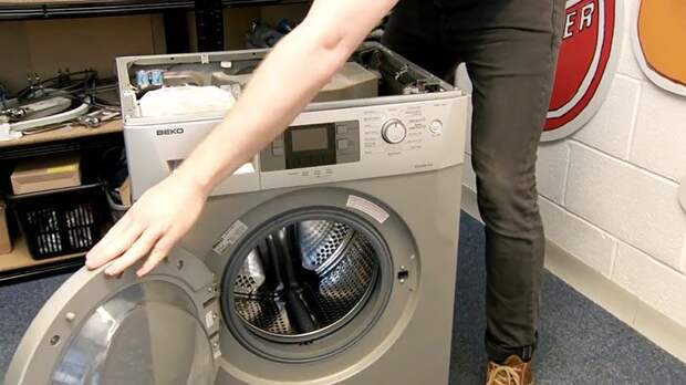 Как открыть дверцу стиральной машинки если её заклинило
