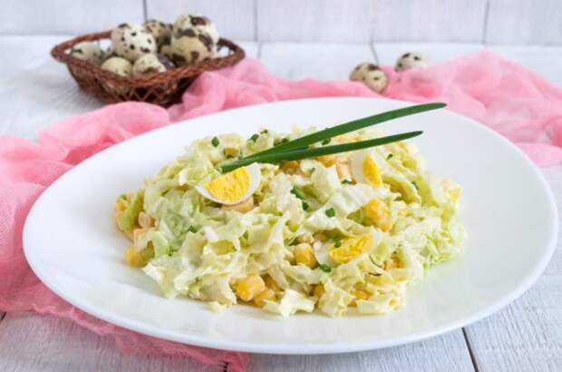 Салат из свежей капусты с яйцом и кукурузой пошаговый рецепт с фото