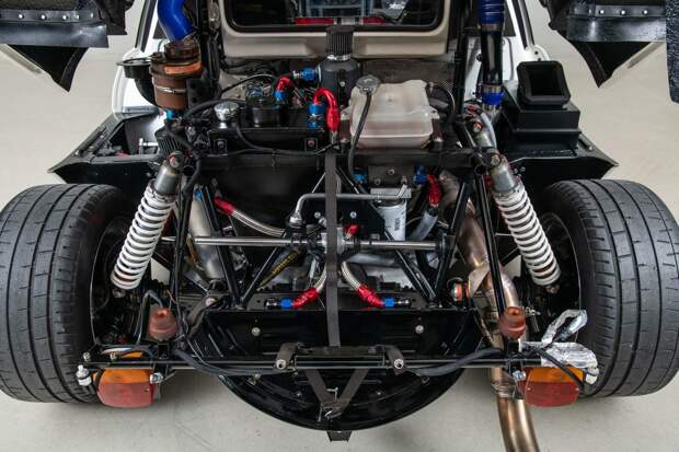 Ультра-редкий гоночный Ford RS200 Evolution из 1980-х