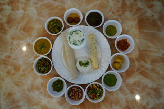 Nahari Thali at Silver Leaf Village Vapi.JPG