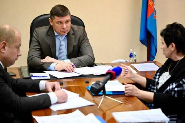 Тамбовчане обратились к главе региона с вопросами ЖКХ, транспорта, дорог и подтопления земельных участков