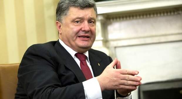 Порошенко сбежал к НАТО перед саммитом Россия - США Порошенко покинул Киев в день встречи Путина-Трампа