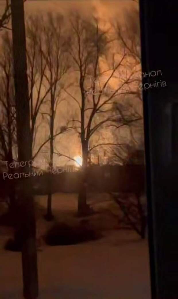 Удары по Украине! Горят склады и заводы, дамбы, в Чернигове мощный пожар на газовом хранилище