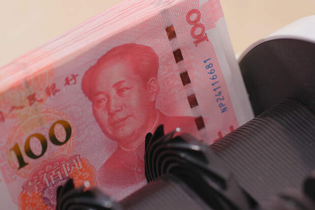 Финансист Бабин предрек юань по 12 рублей на этой неделе