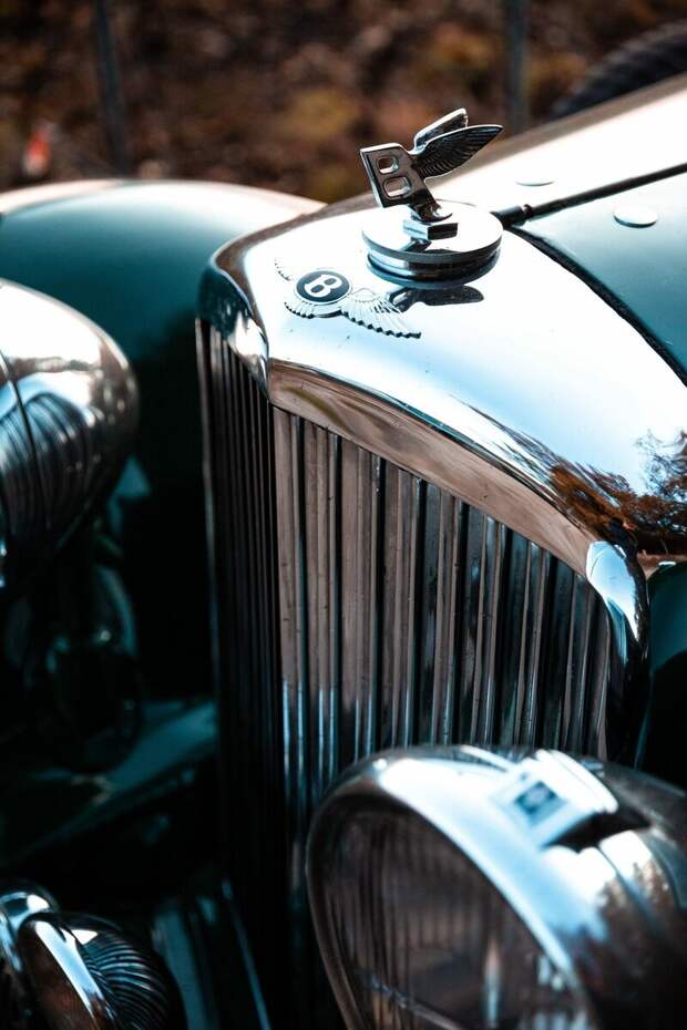Bentley 1937 года с уникальным кузовом для доставки элитного шампанского