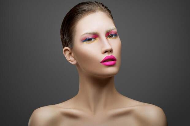 Если розовый подчеркивает недостатки лица, а от красно-коричневого лицо станет ярче и выразительнее, ваш тип — осенний