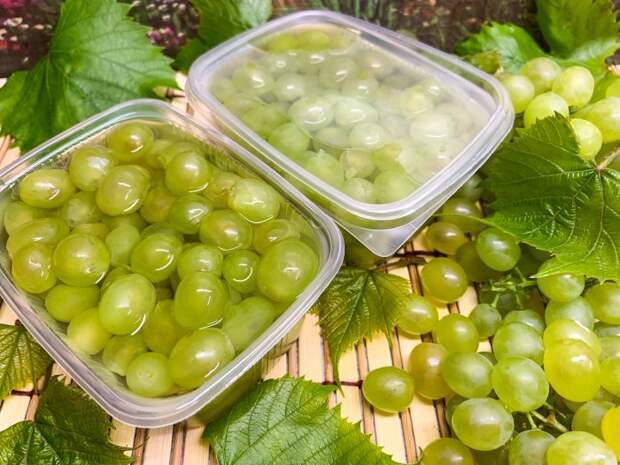 Как заморозить зеленый виноград, чтобы ягоды не потеряли первоначальную форму
