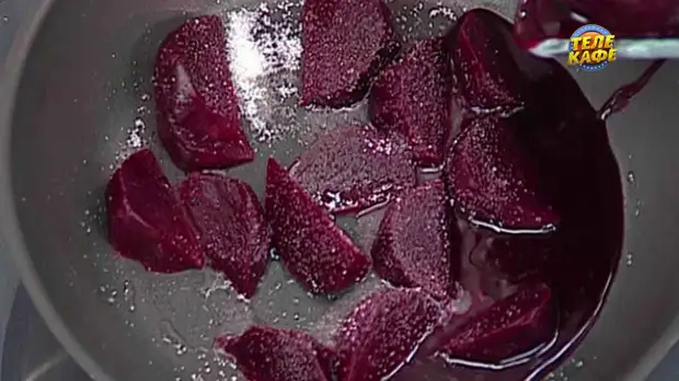 Говяжья вырезка со свёклой и козьим сыром