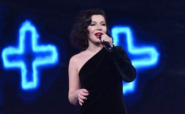 Певица Ёлка отказалась от украинского гражданства и получила паспорт РФ