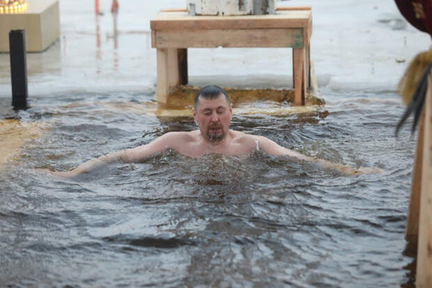 В Ленинградской области оборудуют 32 крещенских купели