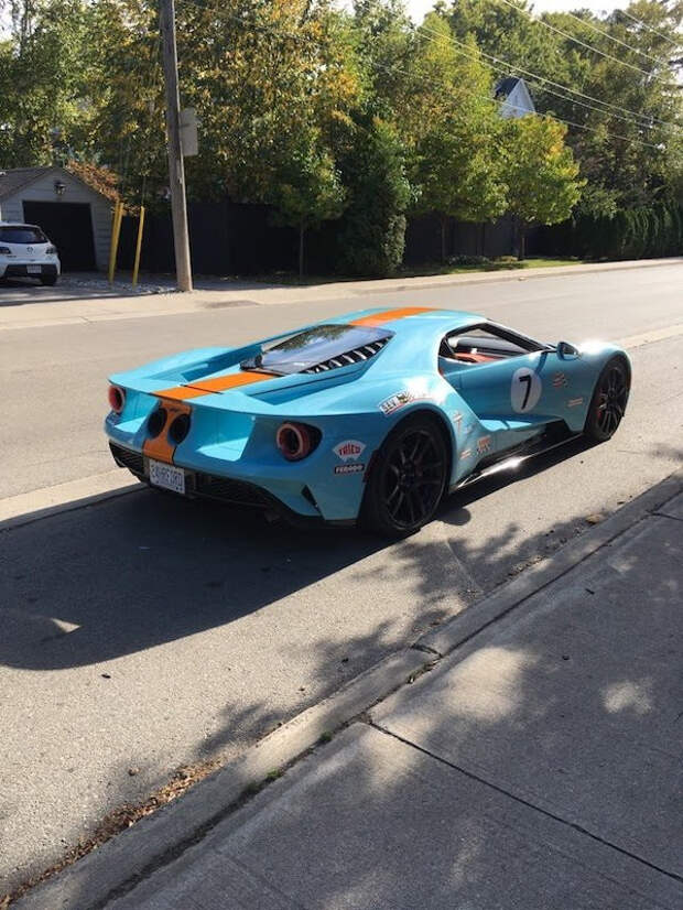 Красивые автомобили на снимках для ценителей