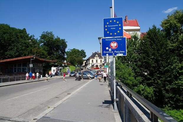 ФРГ пригрозила ввести пограничный контроль с Польшей из-за нелегальных мигрантов