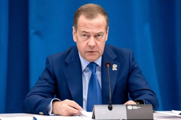 Медведев назвал бессмесленным Всемирный экономический форум в Давосе