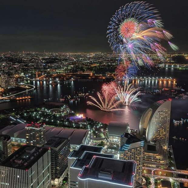The Japanese Photographer Keisuke Captures The Beauty Of Fireworks In Japan