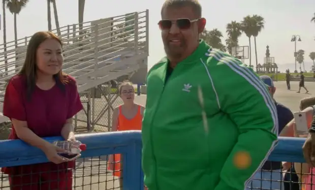 Чемпион притворился толстяком и вышел на пляж учить бодибилдеров