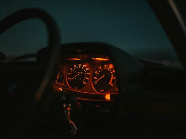 В Кузбассе пьяный водитель влетел в чужой огород