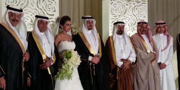 SСмотреть футбол и другие вещи которые нельзя делать женщинам разных стран