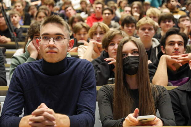Ученые выяснили, что будущие учителя толерантно относятся к списыванию и плагиату