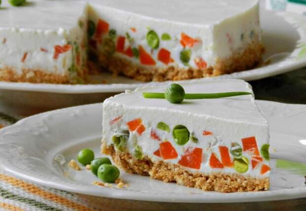 Чизкейк с кусочками овощей. / Фото: russianfood.com