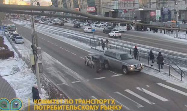 Не сдал? Учебный автомобиль догнал попутный